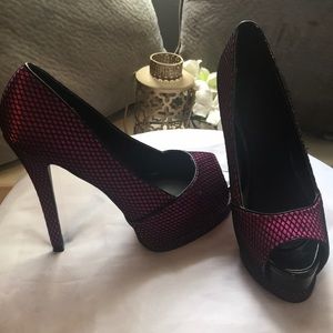 Hot Pink heels with black overlay!